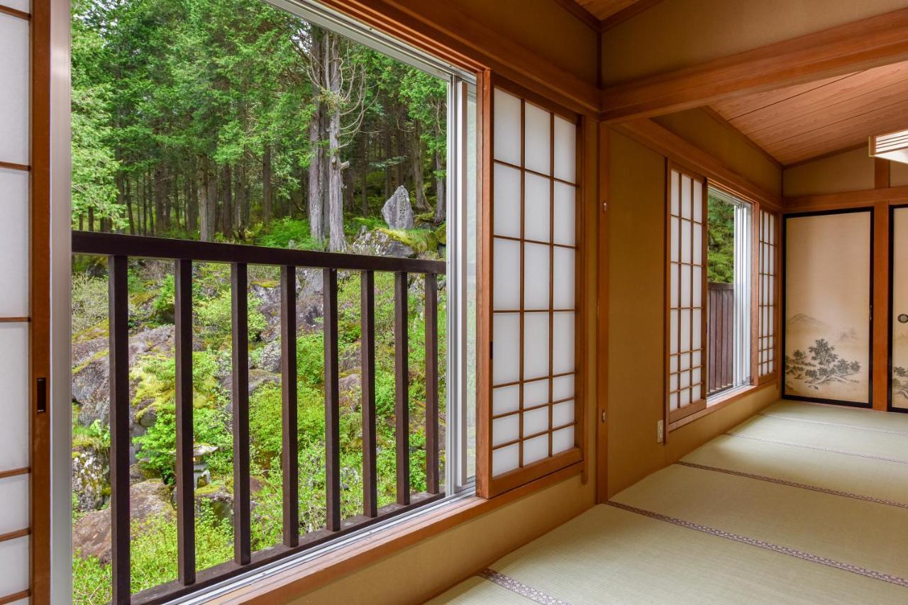 明治温泉旅館 茅野市 エクステリア 写真